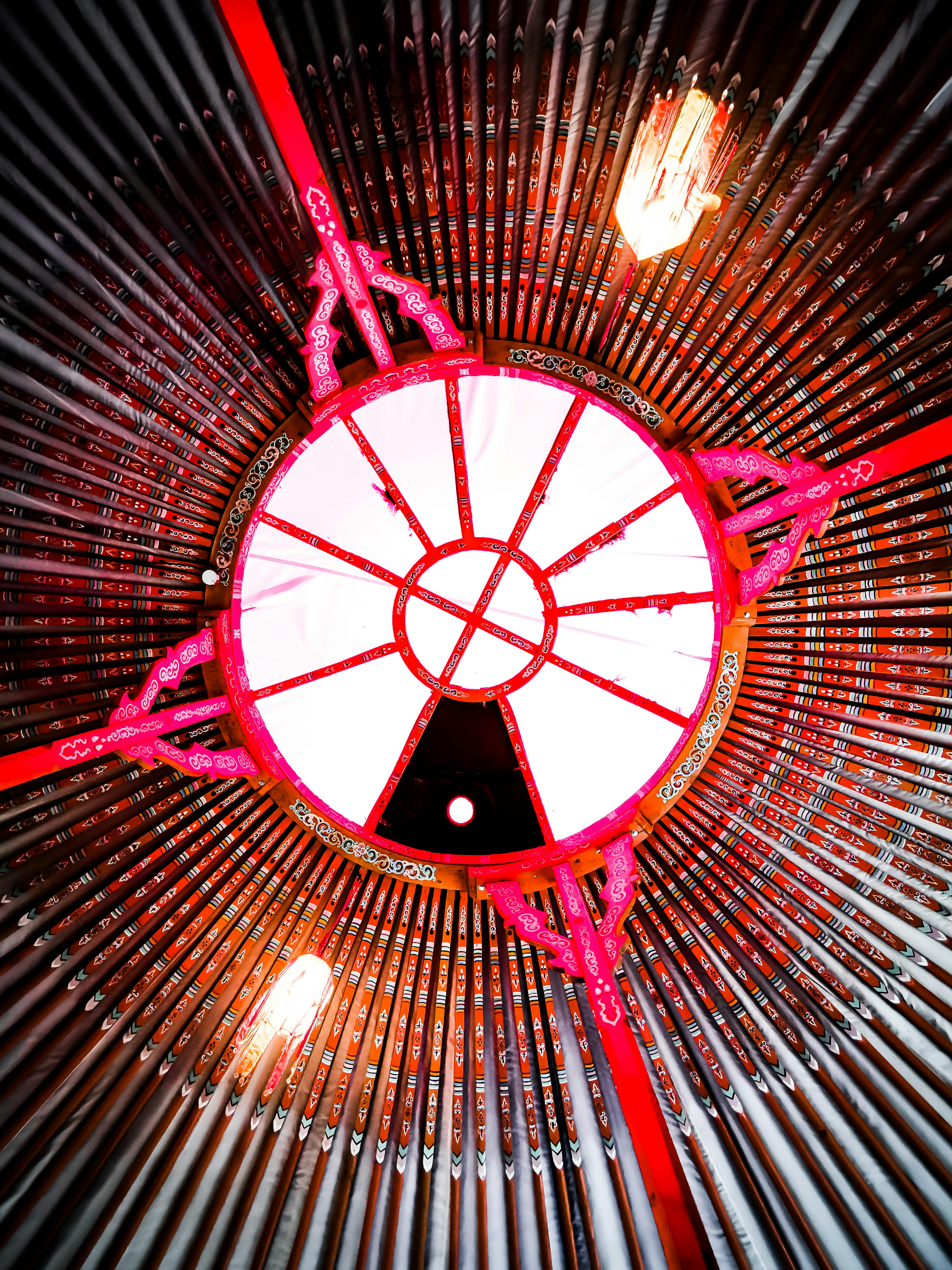 Plafond de la yourte contemporaine géante.