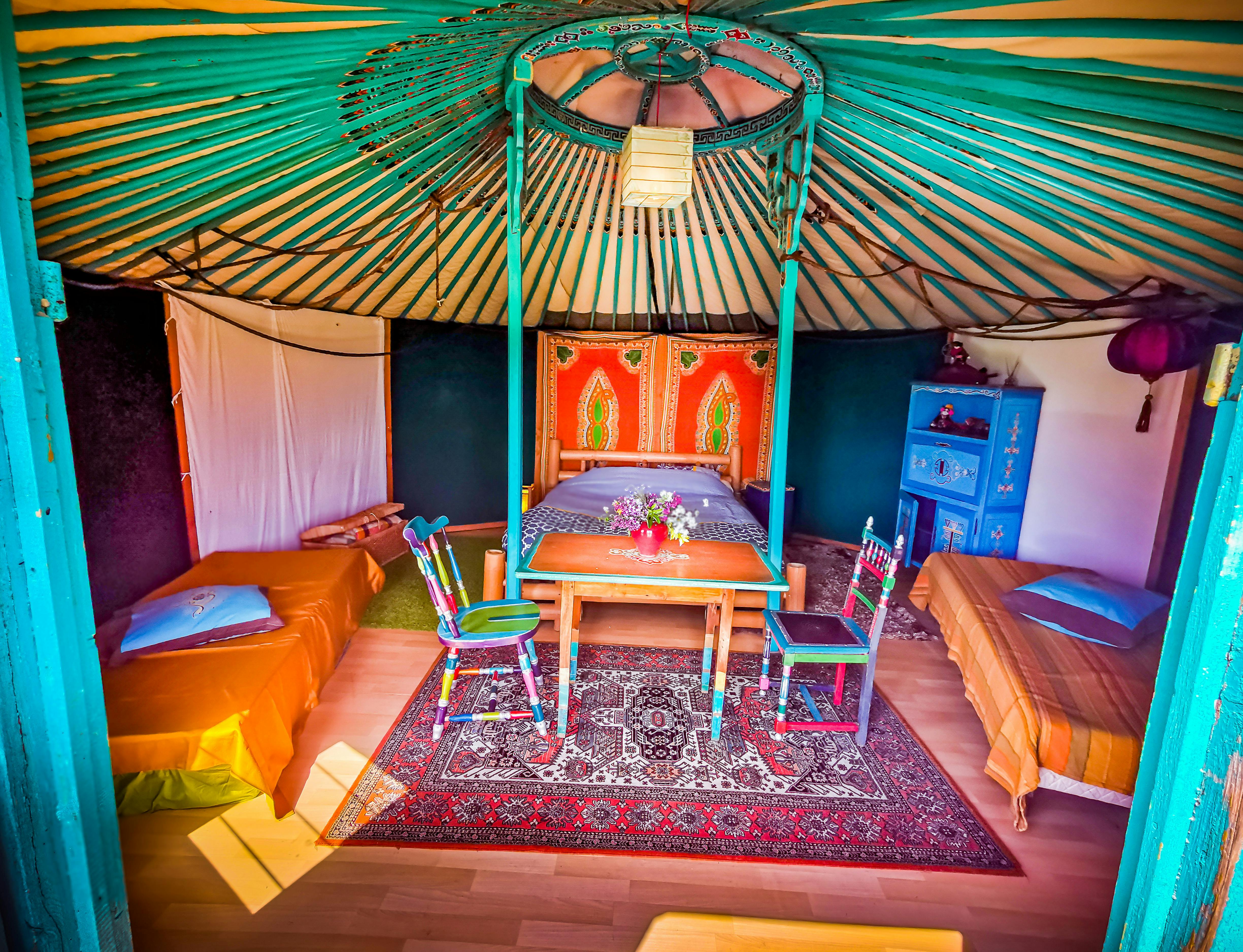 Intérieur yourte ciel contemporaine.