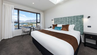 Deluxe Lake View Room