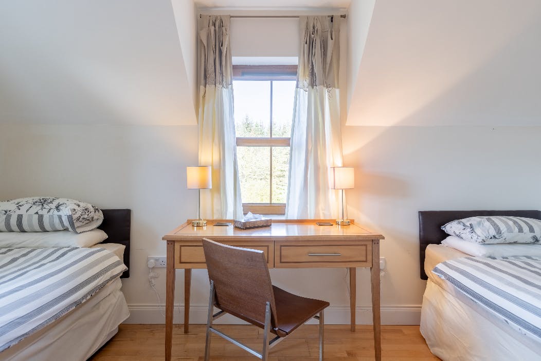 Twin Room at Álaind Lodges B&B Sneem