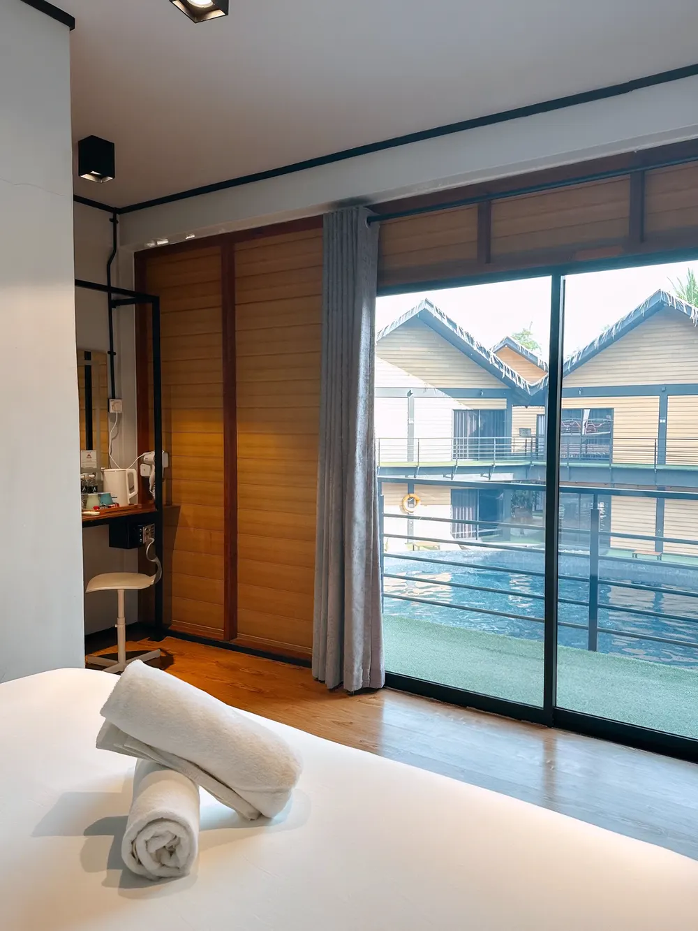 a_coral_reefs_resort_langkawi_pool_view_king