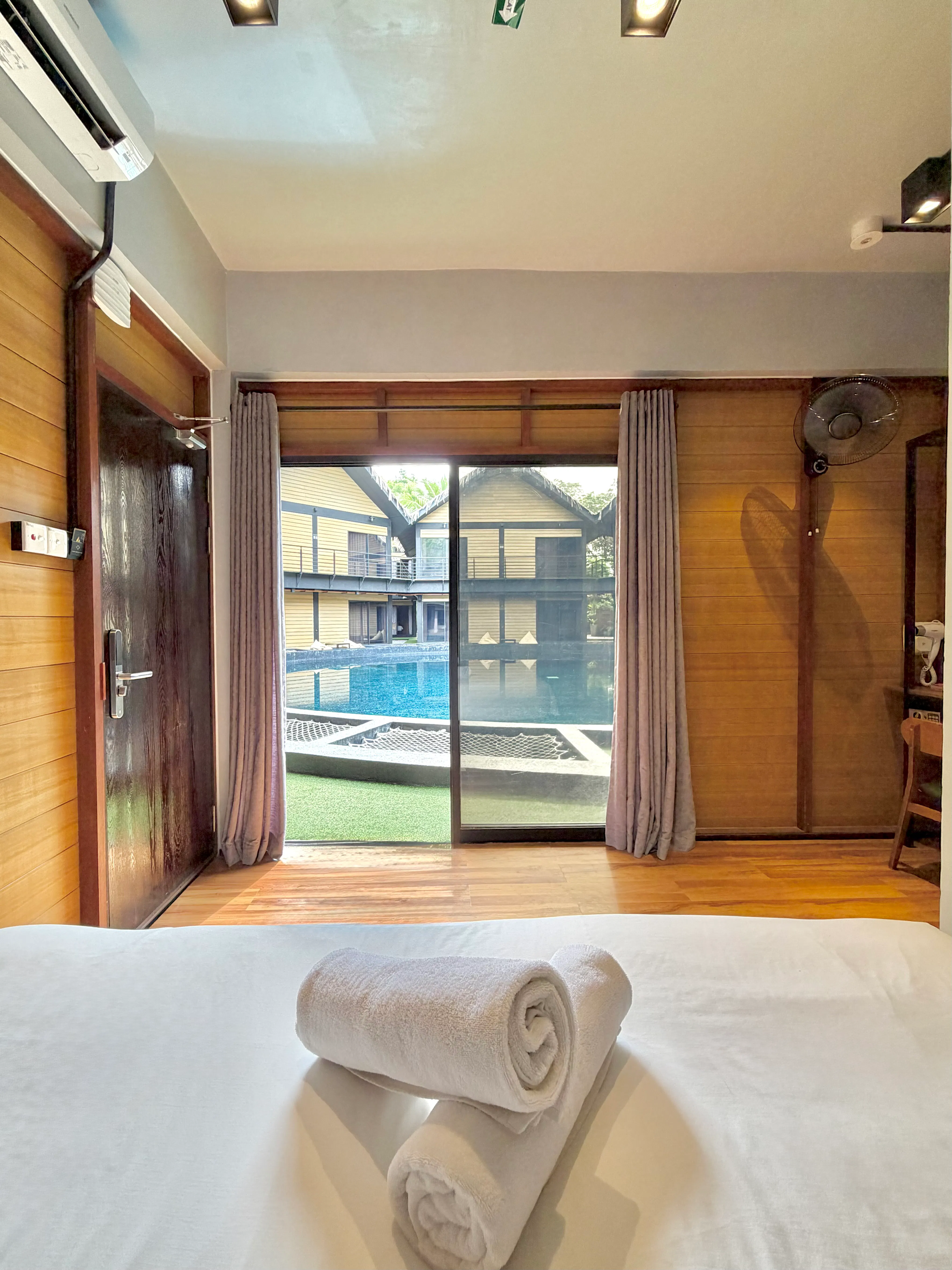 a_coral_reefs_resort_langkawi_ground_pool_access_king