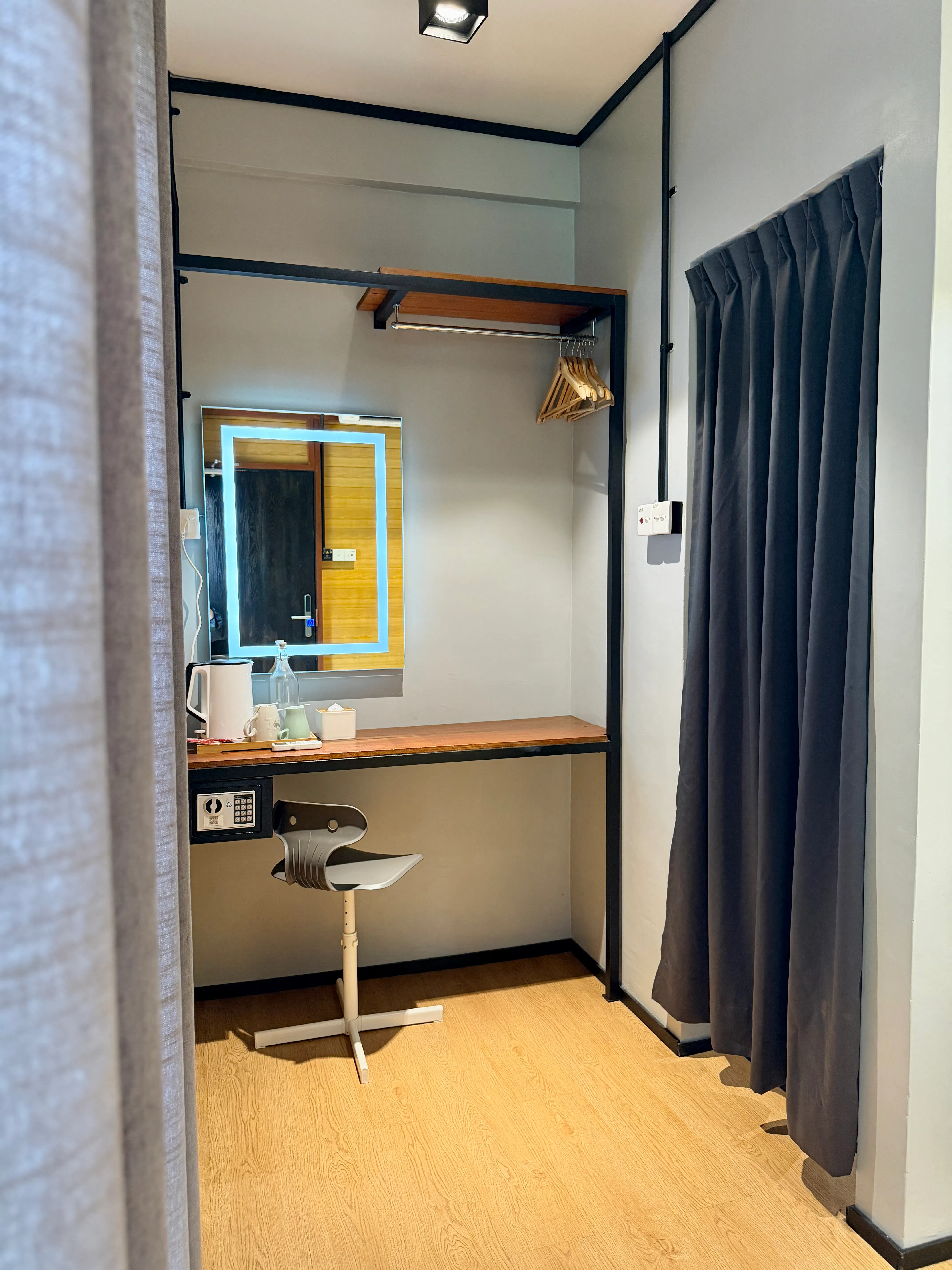 a_coral_reefs_resort_langkawi_room_desk