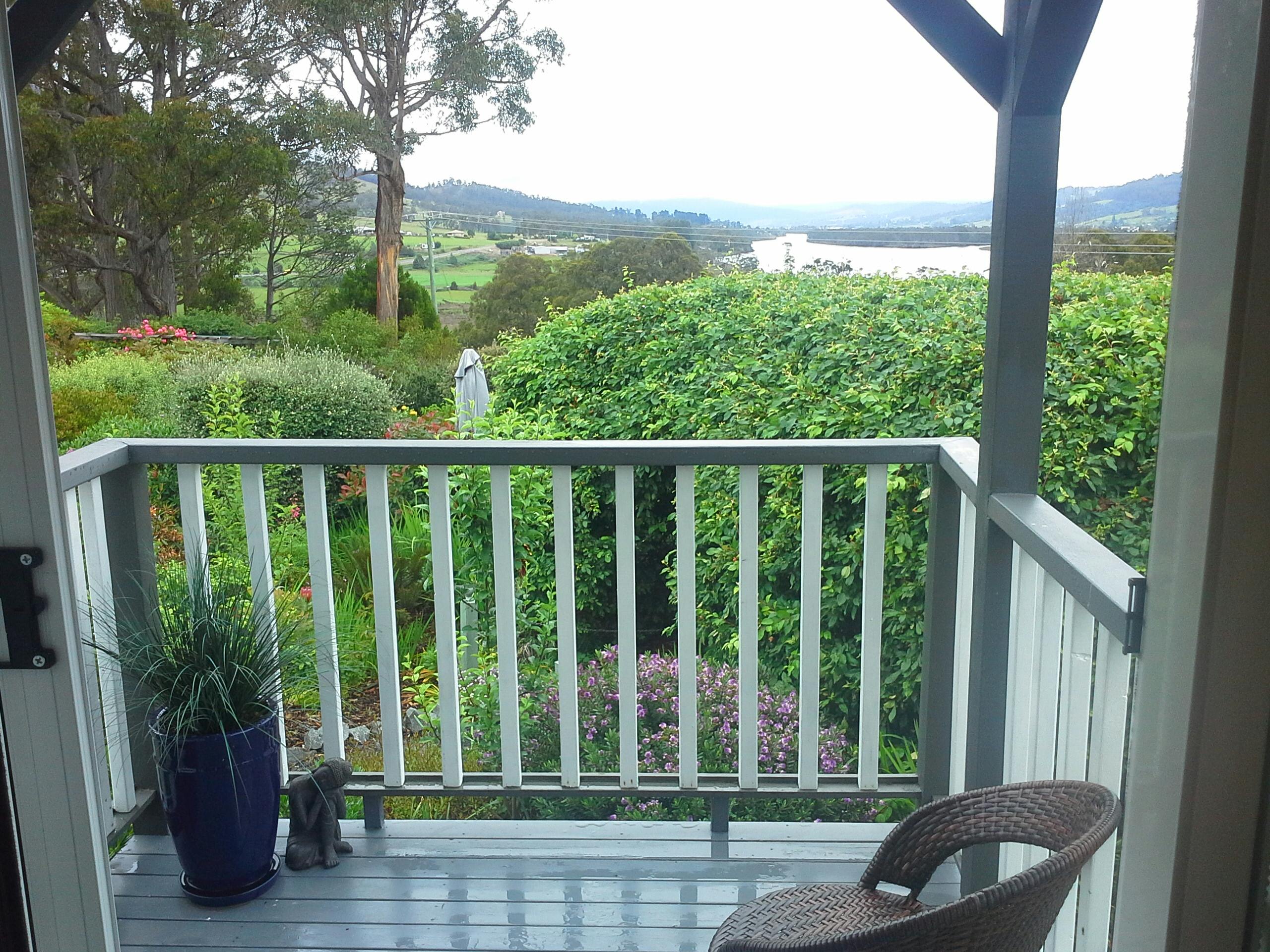 Huon River and Valley View at Hillside Bed & Breakfast Huonville Tasmania hillsidebedandbreakfasthuonvalley.com