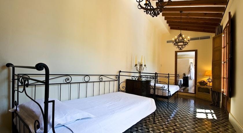 The extra single beds within the Salvia Superior Suite