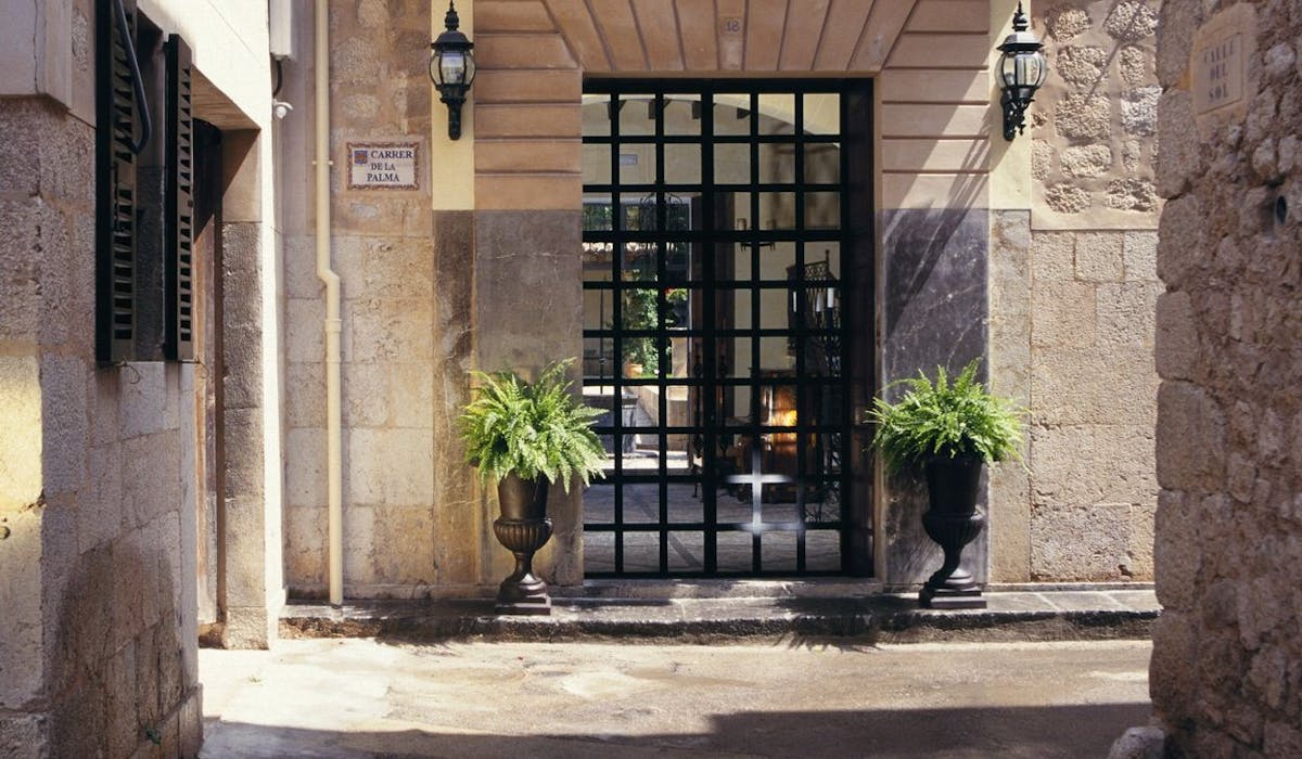 View of the main entrance to Salvia