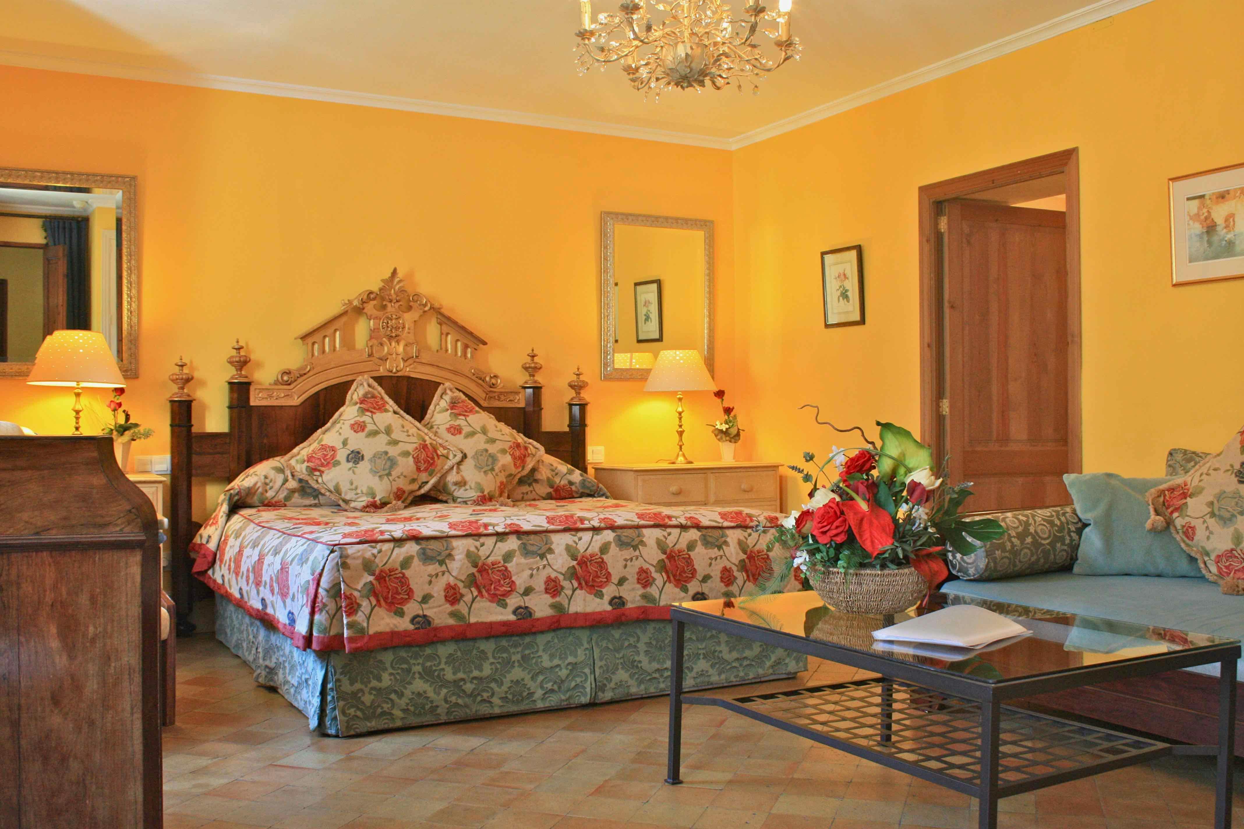 The Garden Suite. Large double bed, walk-in shower and bath. Garden View