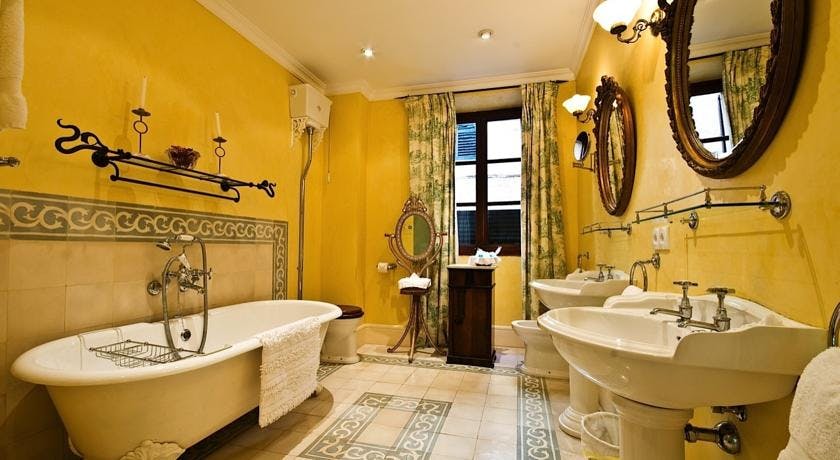 The free standing roll top bath and twin sinks within the Garden Suite at Salvia