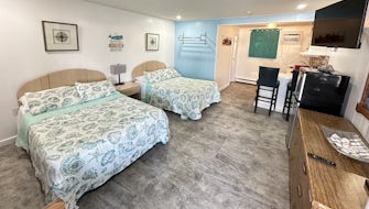 Double queen with kitchenette