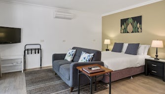 Studio Apartment Twin or King Room