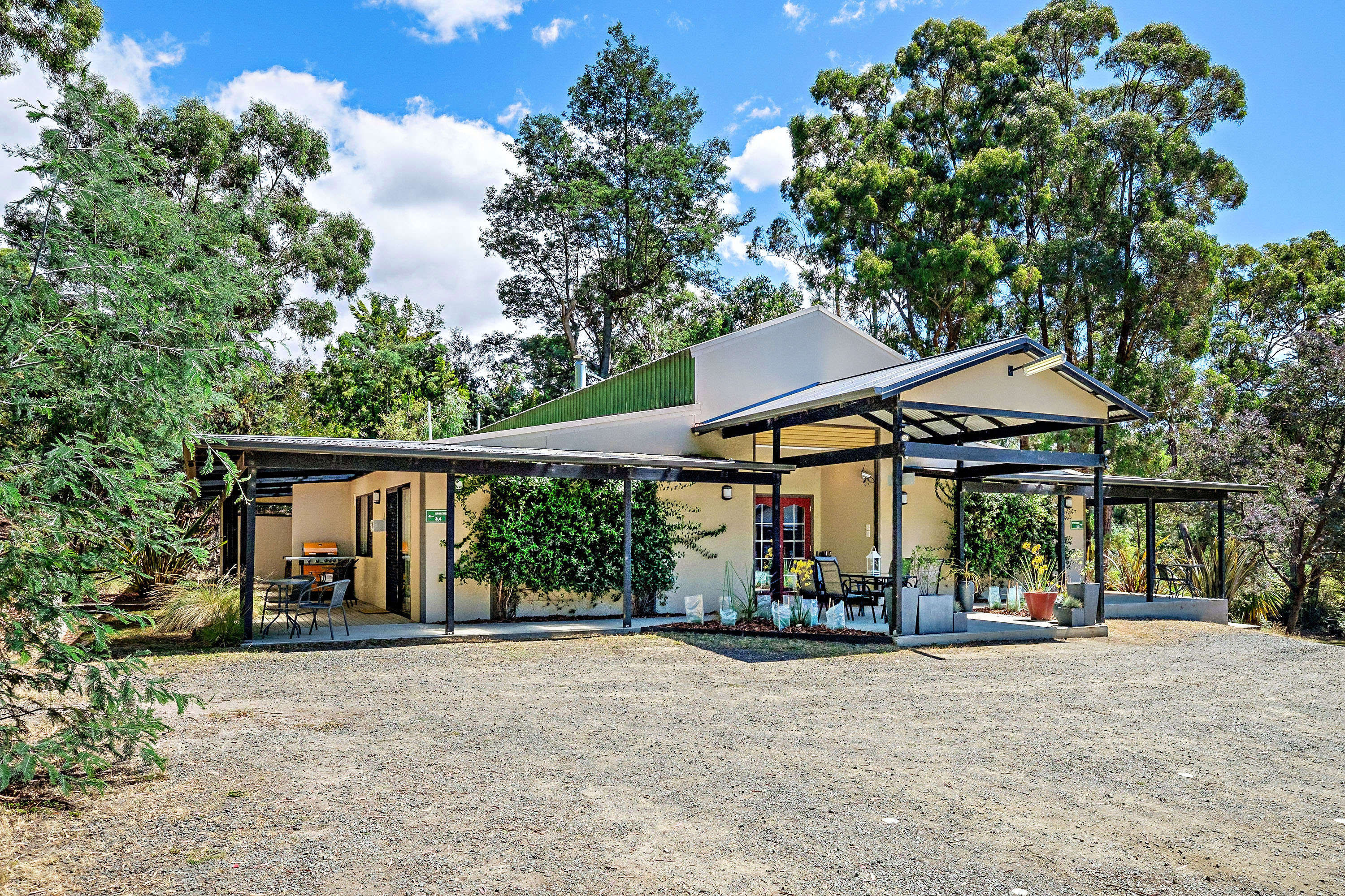 Home Oyster Cove Chalet