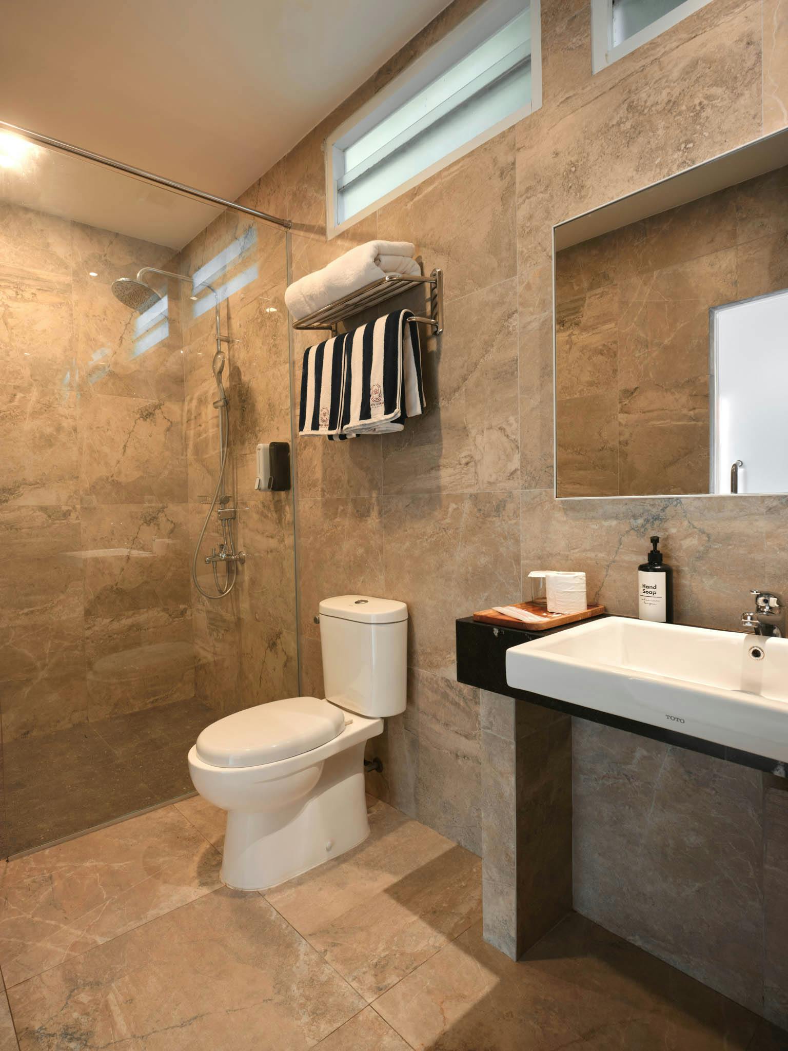 Bathroom of cabin at Batumera Pulau Payung in Thousand Islands