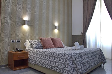 Room 201 - double bed 1
