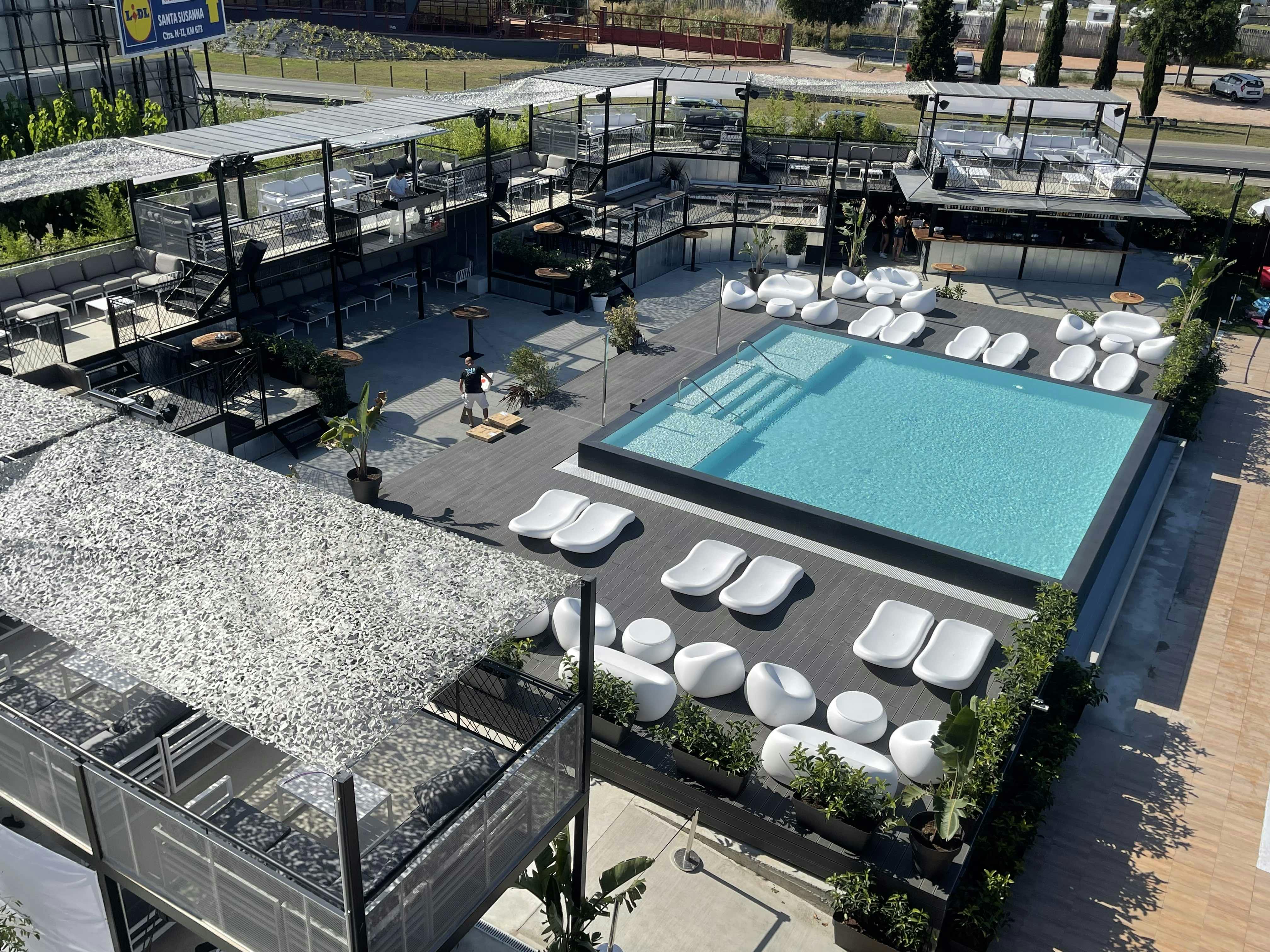 Club "Open Air" para mayores de edad.