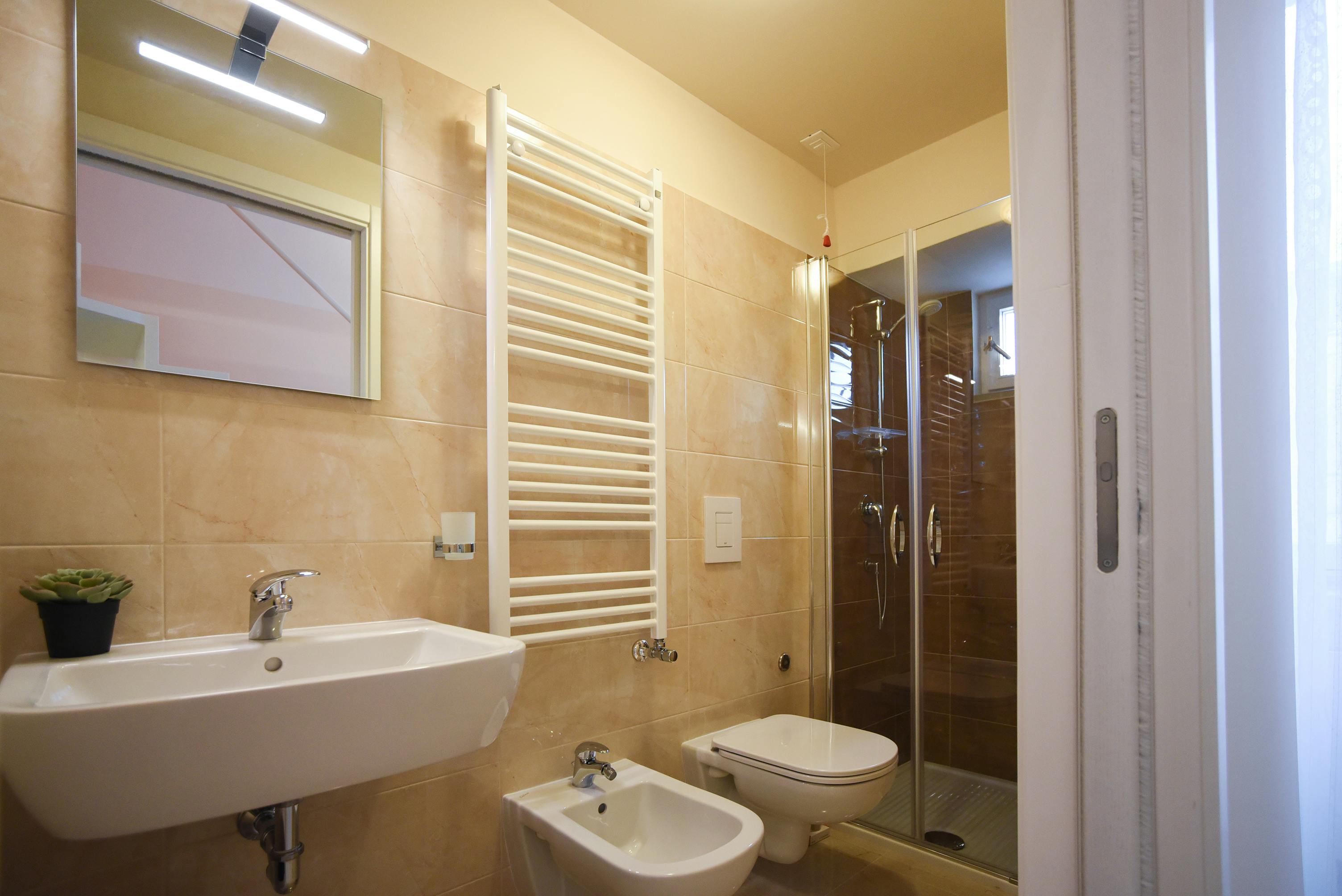 Bathroom - Standard West