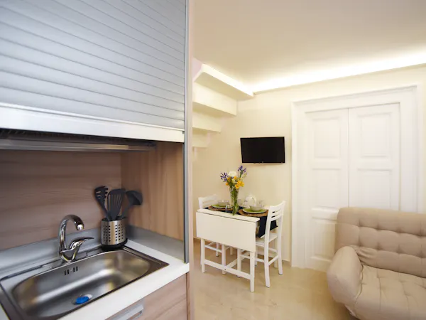 In-Room Kitchenette - Standard West