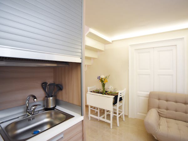 In-Room Kitchenette - Standard West