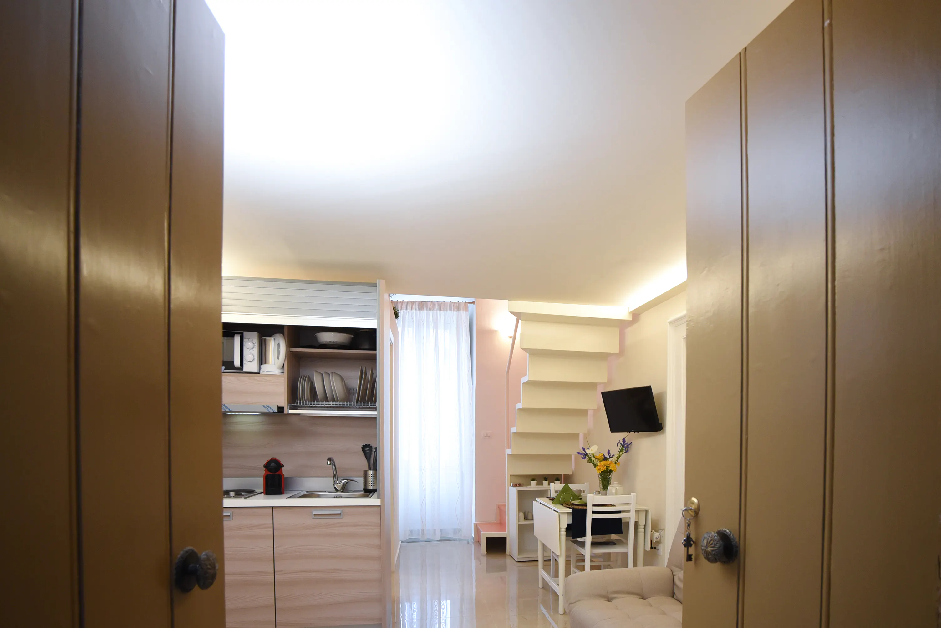 In-Room Kitchenette - Standard West
