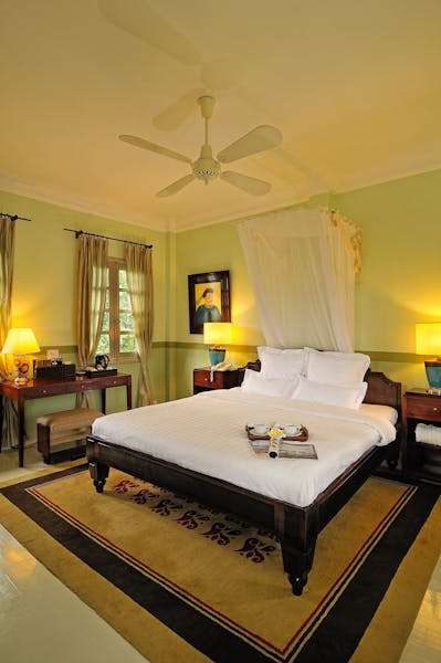 Villa Maly superior room king bed