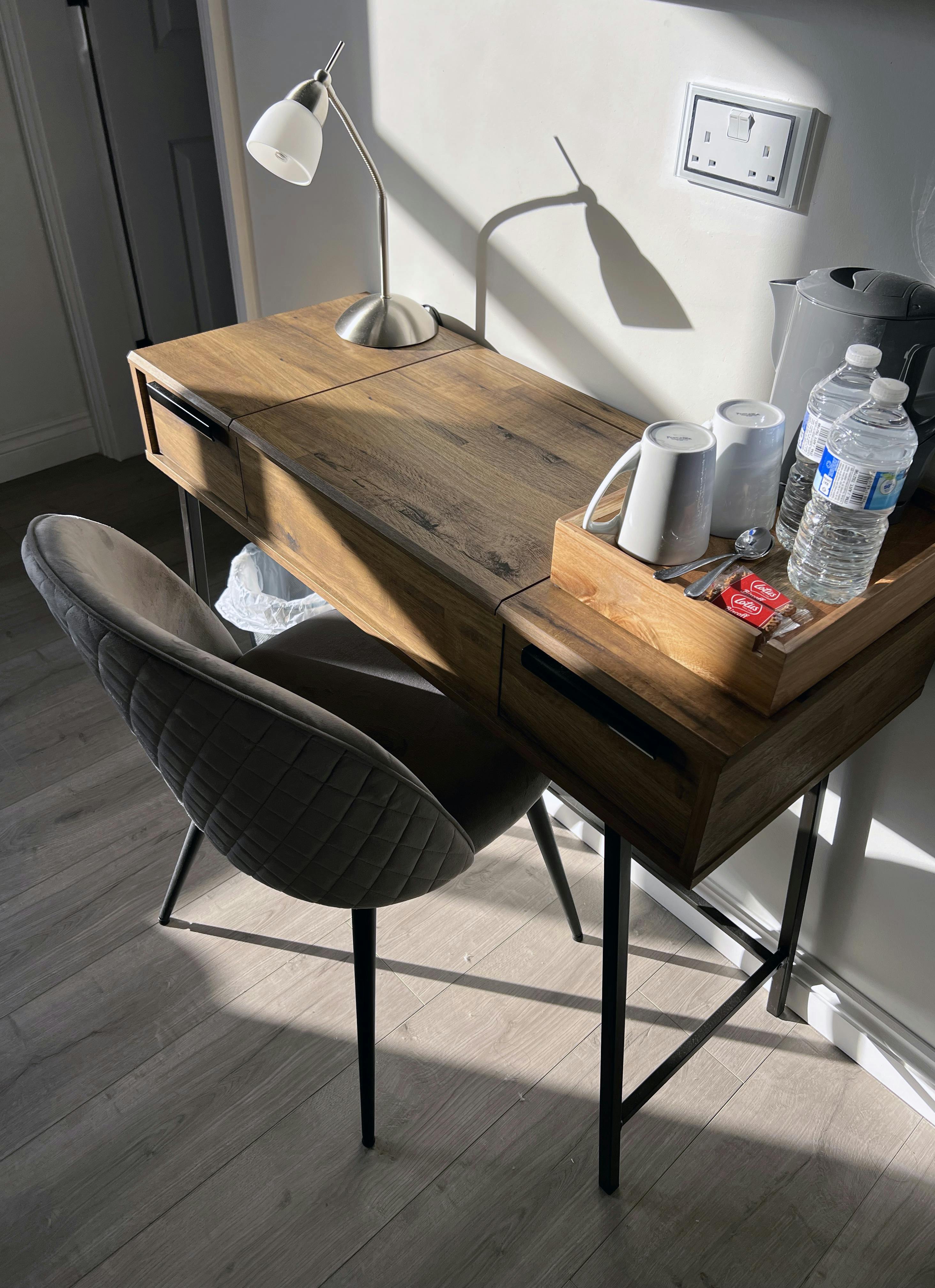 United Home B&B guest bedroom Victoria Peak Room