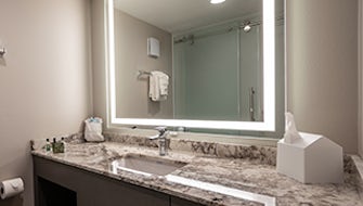 King Bed•Sofa• Walkin Shower•312ft²