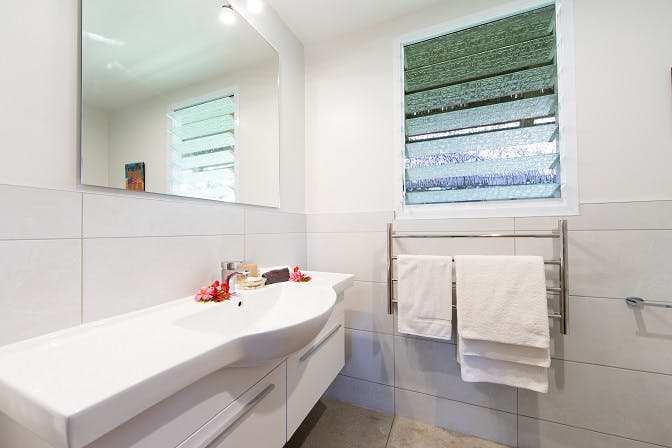 2 Bedroom Two Level Villa 2nd Bathroom