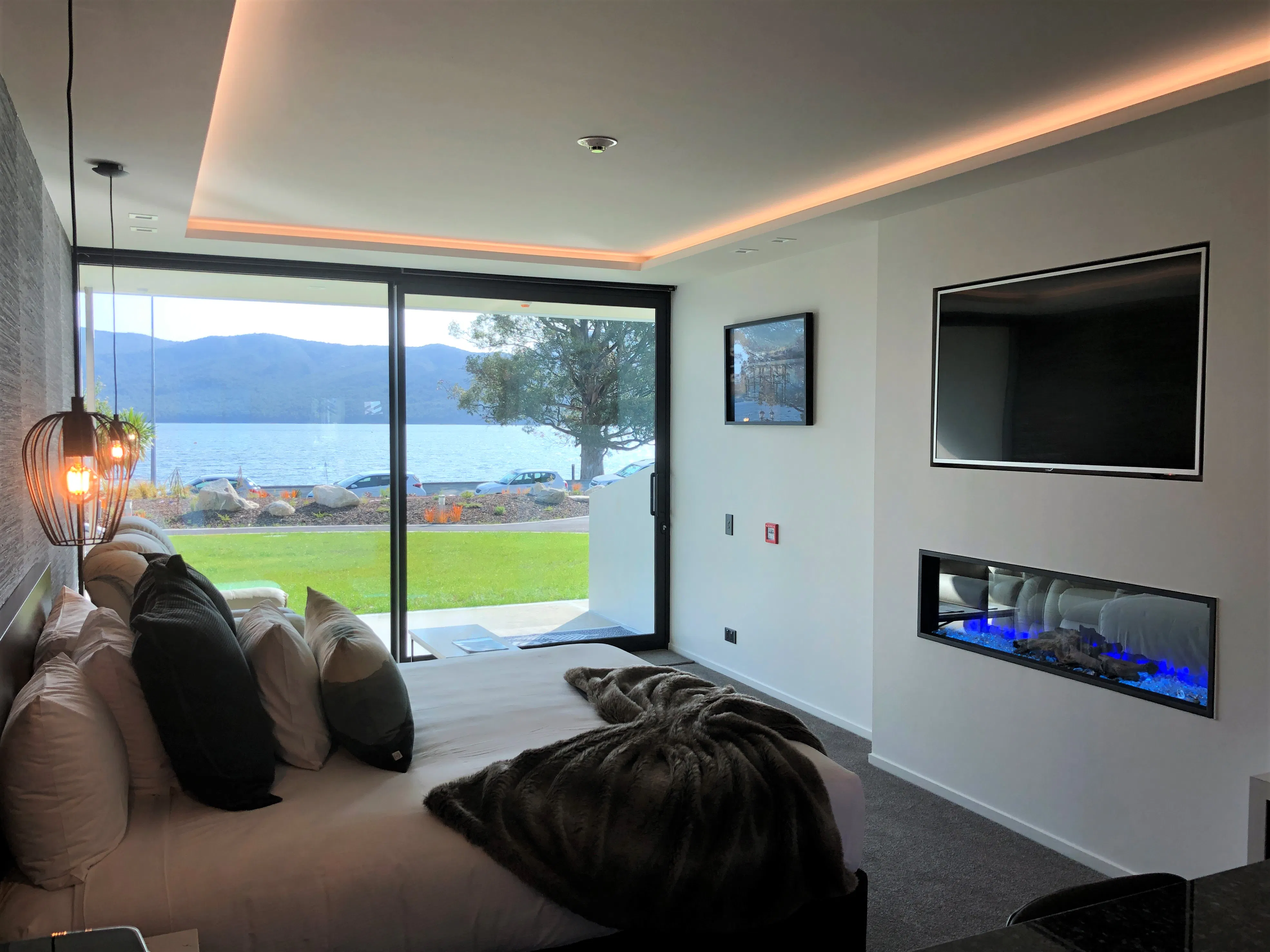 Tanara Access Fire and Bed