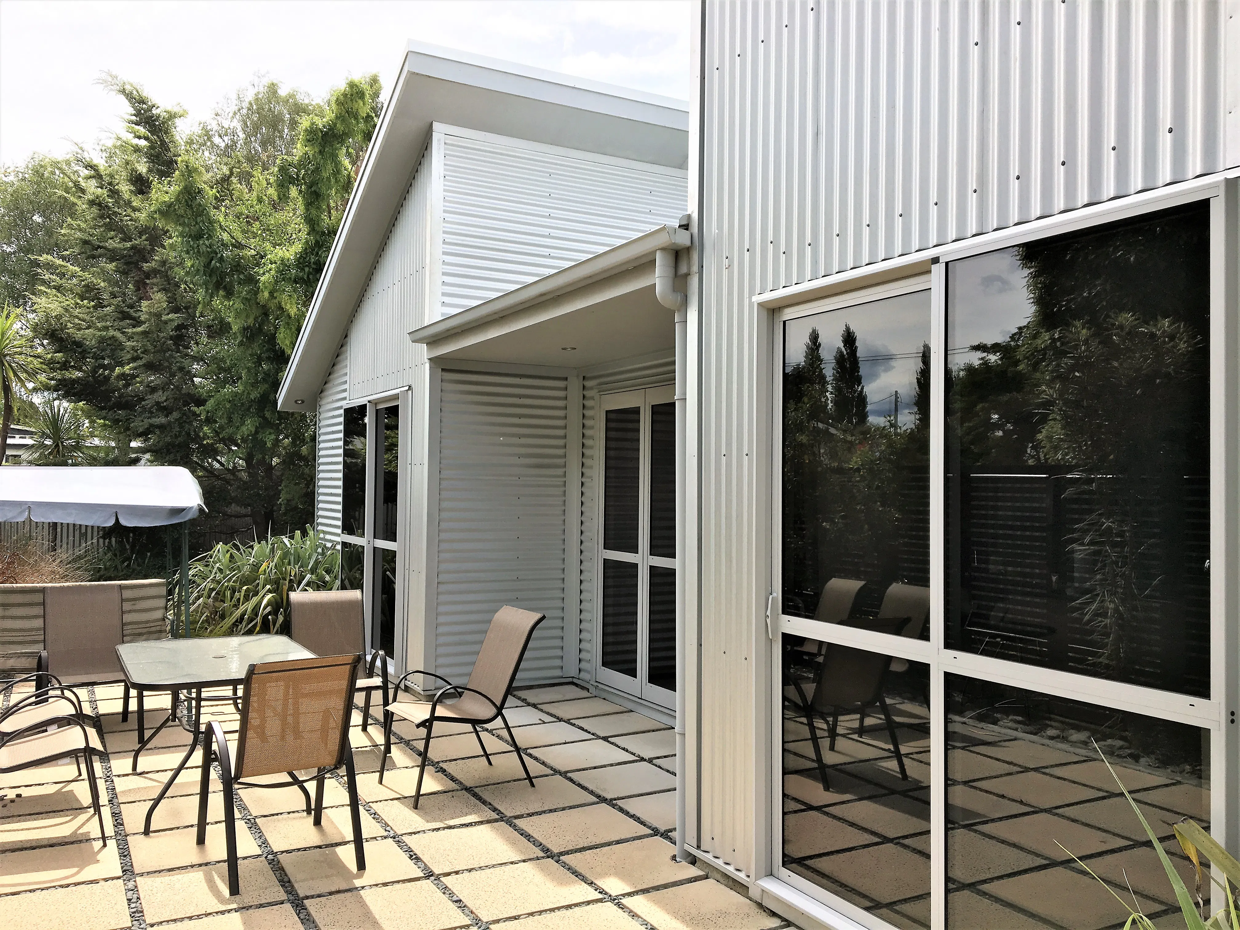 Outside of 3 bedroom townhouse