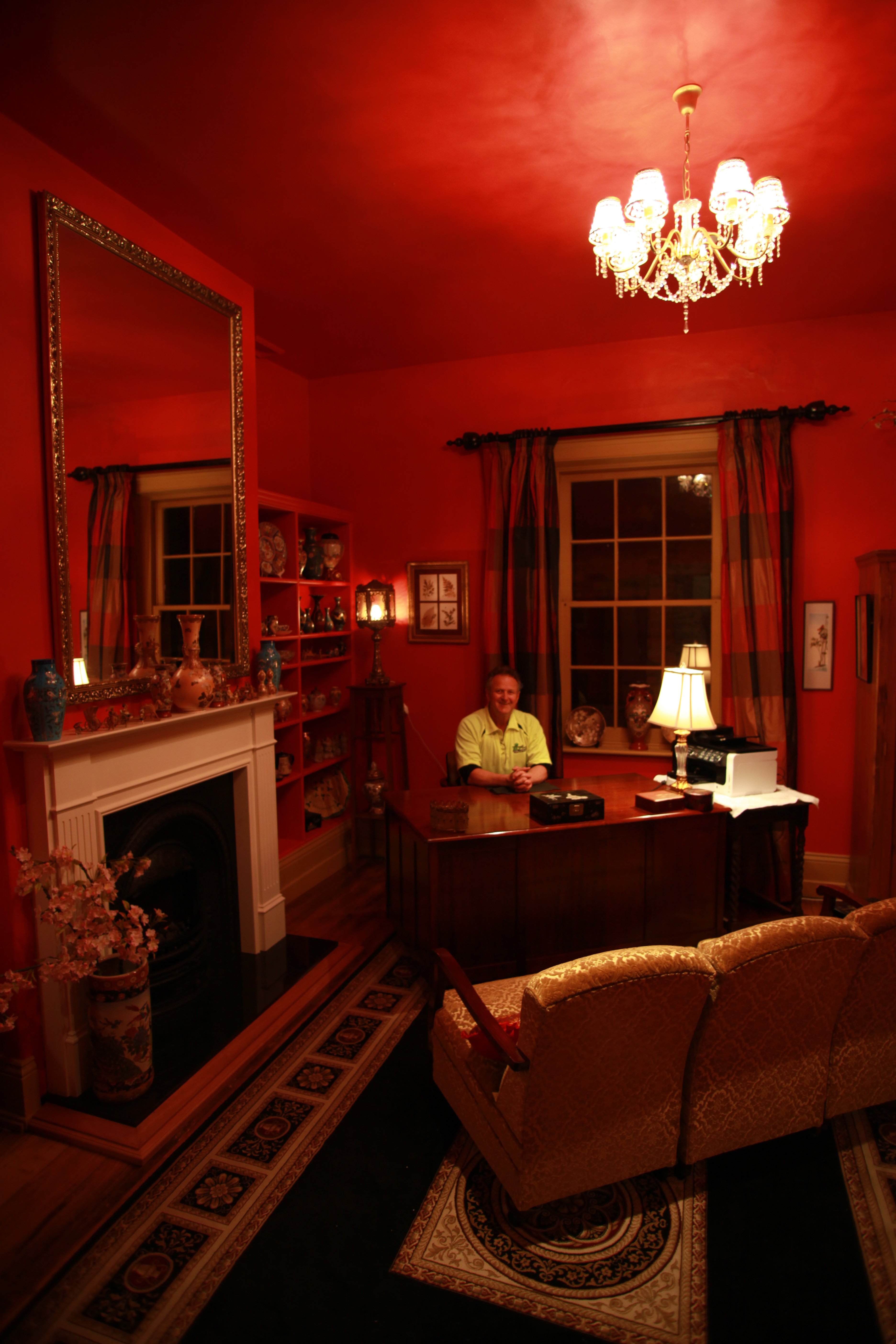 Historic Blakes Manor Heritage Accommodation. Affordable luxury and comfort close to hundreds of Tasmanias attractions