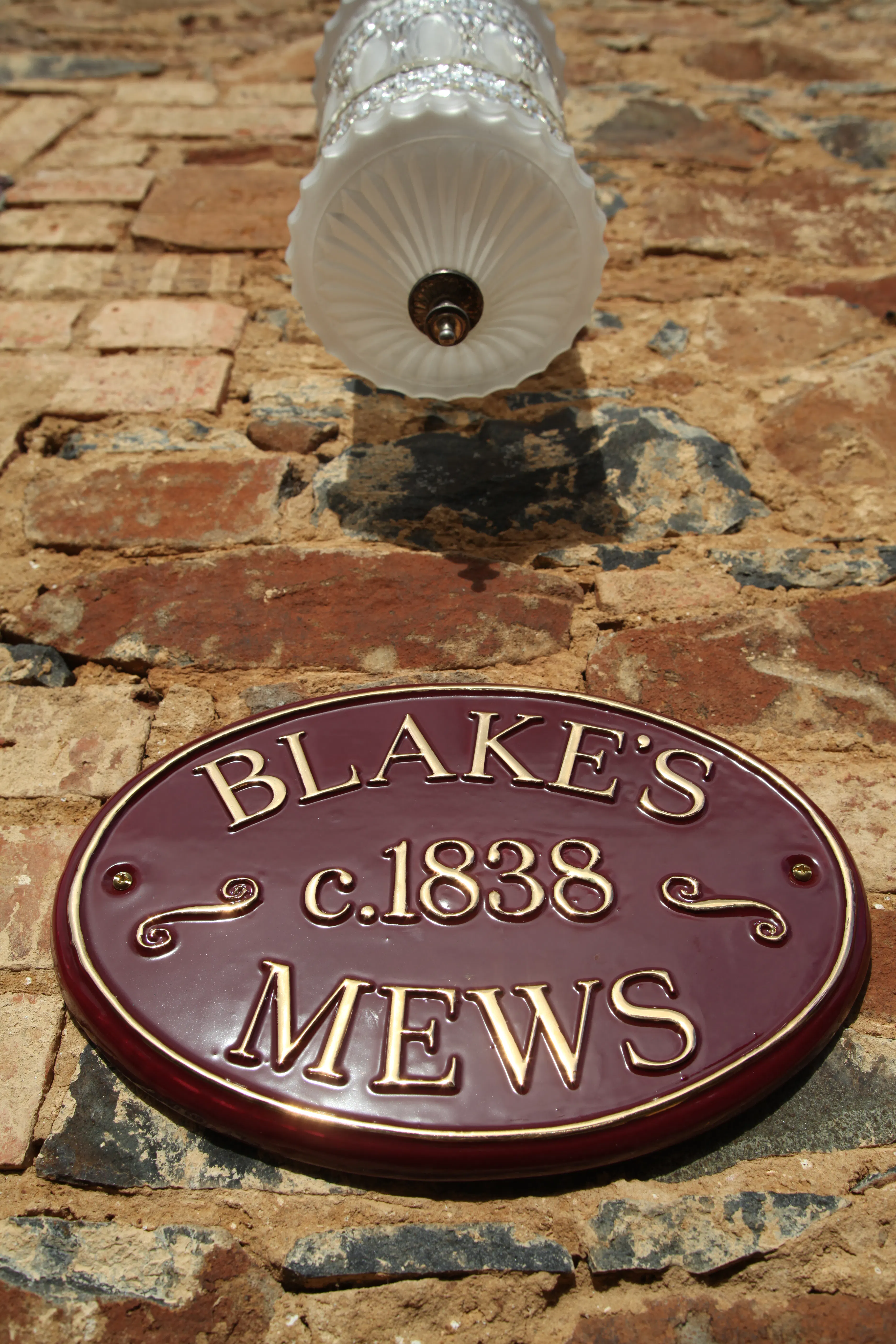 Historic Blakes Manor Heritage Accommodation. Affordable luxury and comfort close to hundreds of Tasmanias attractions