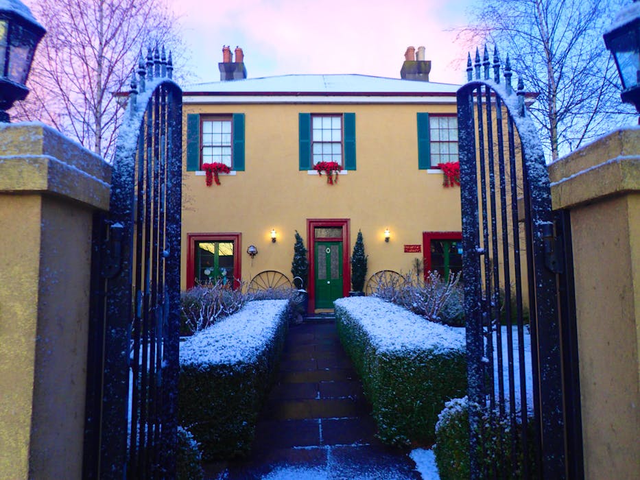 Blakes Manor Heritage Self-contained Accommodation, Tasmania in the snow. So romantic and beautiful.