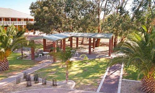 Relax in the Gardens at Standpipe Golf Motor Inn