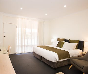 Standpipe Golf Motor Inn: Modern comfort awaits.