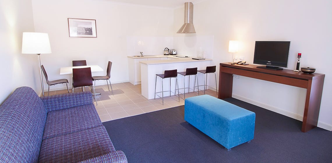 Contemporary studio: integrated kitchen & living space