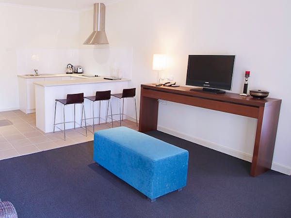 Contemporary studio: integrated kitchen & living space