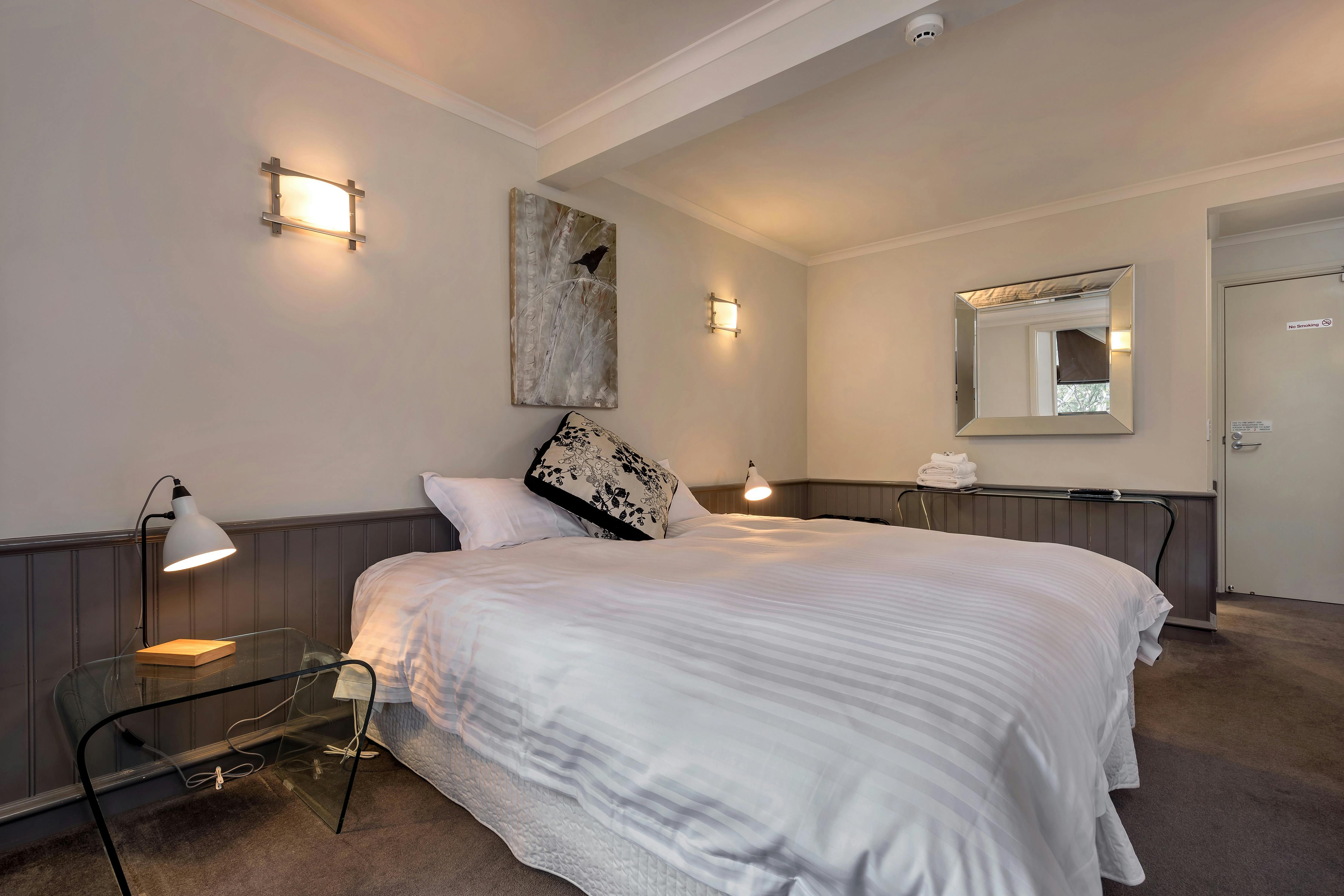 King Room 2 - 2 Singles or king double configuration.