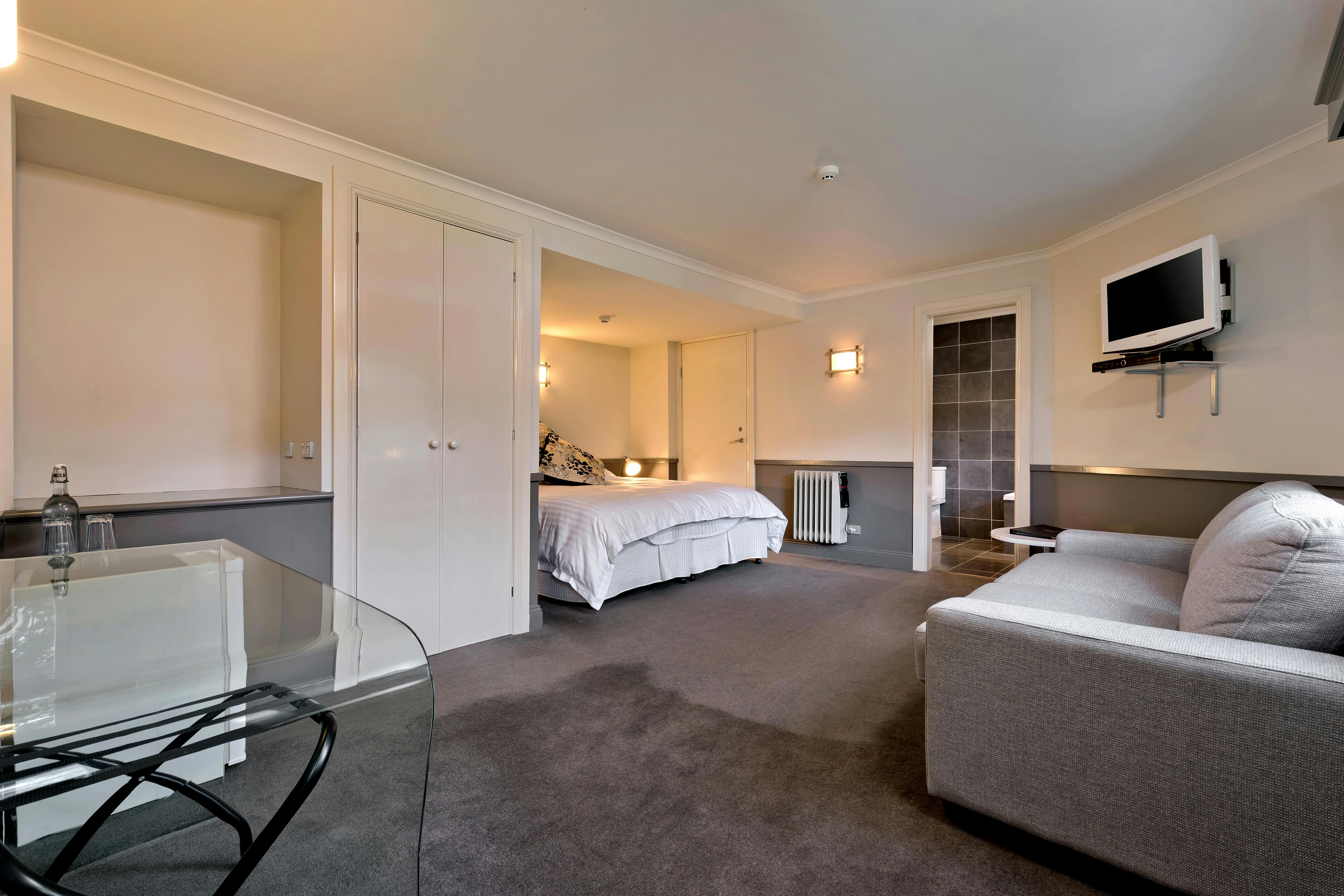 Deluxe Family Room 3 - includes a queen sofa bed