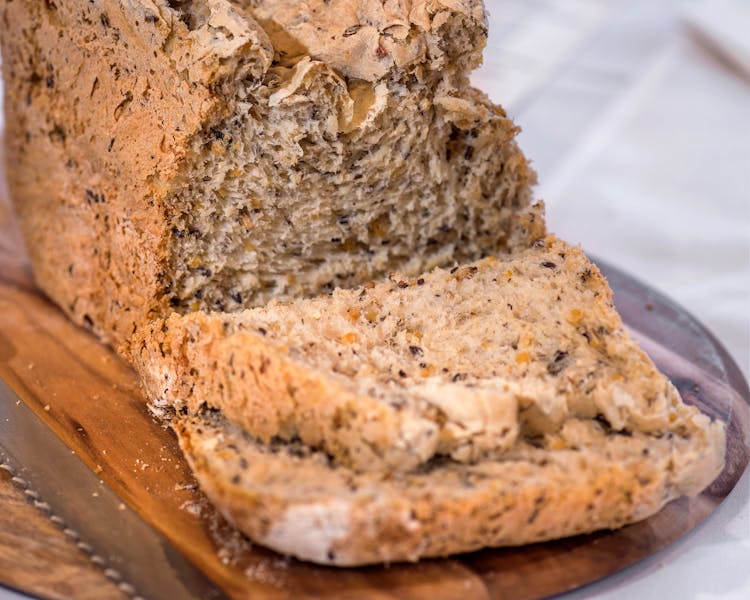 Homemade soy and linseed bread