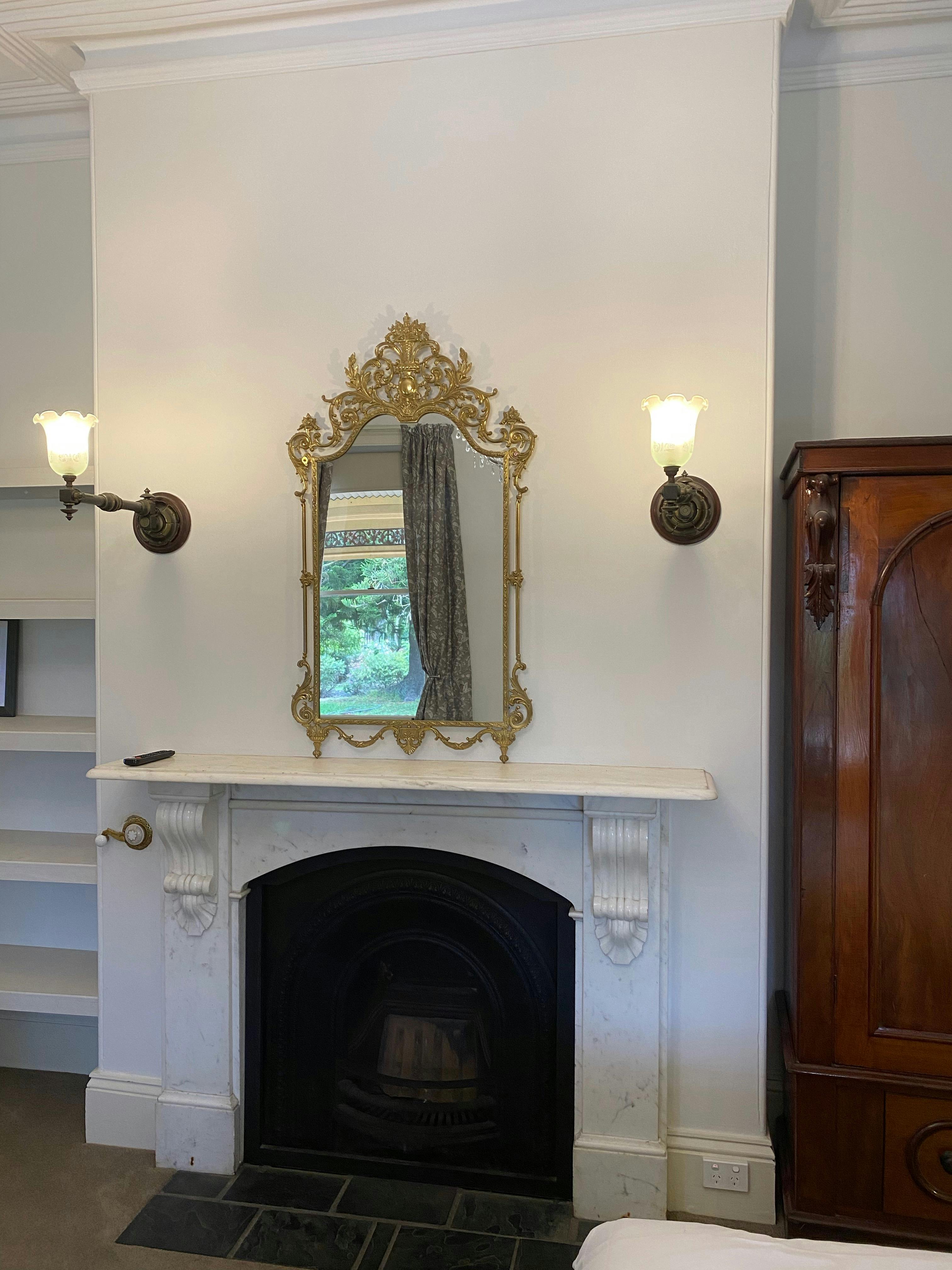 Homestead Bedroom 2 - Marble fireplace
