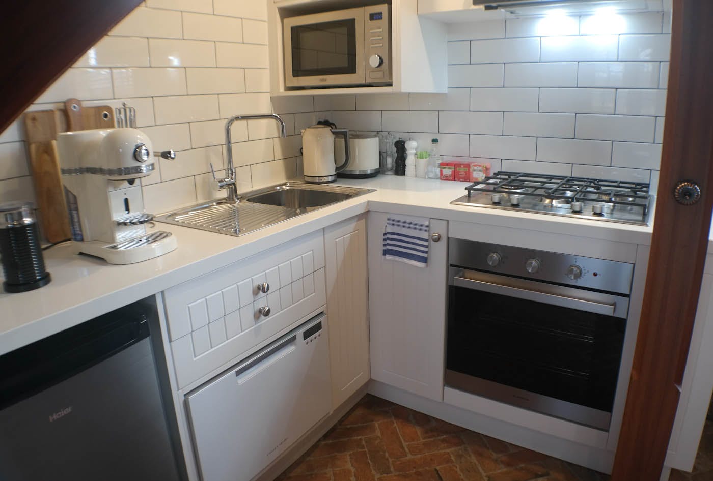 Stables Apartment kitchen Bon Accord B&B in Sale, Gippsland.
