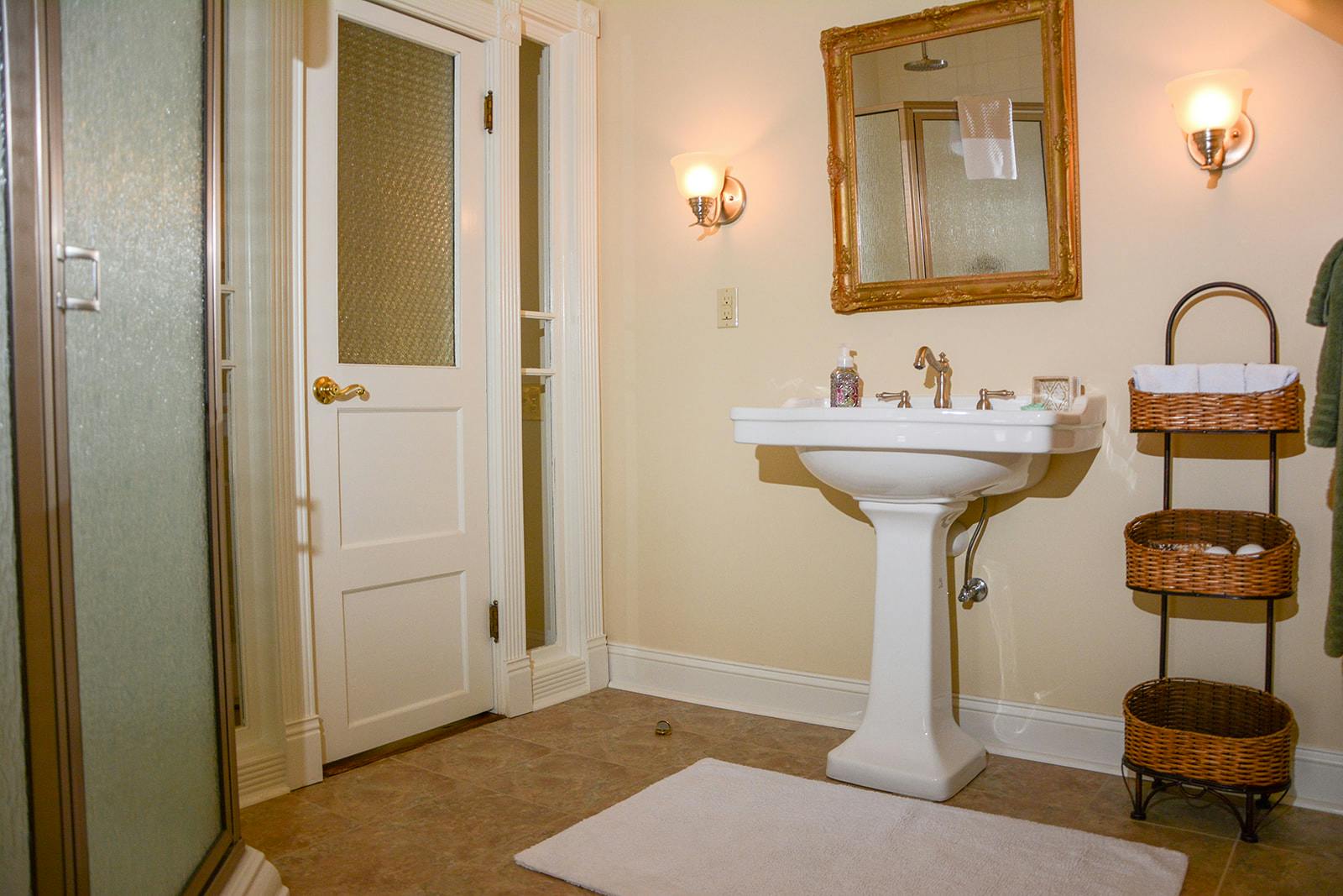 Bathroom in the Rapunzel Suite.