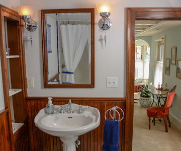 Bathroom in the Towers Room.
