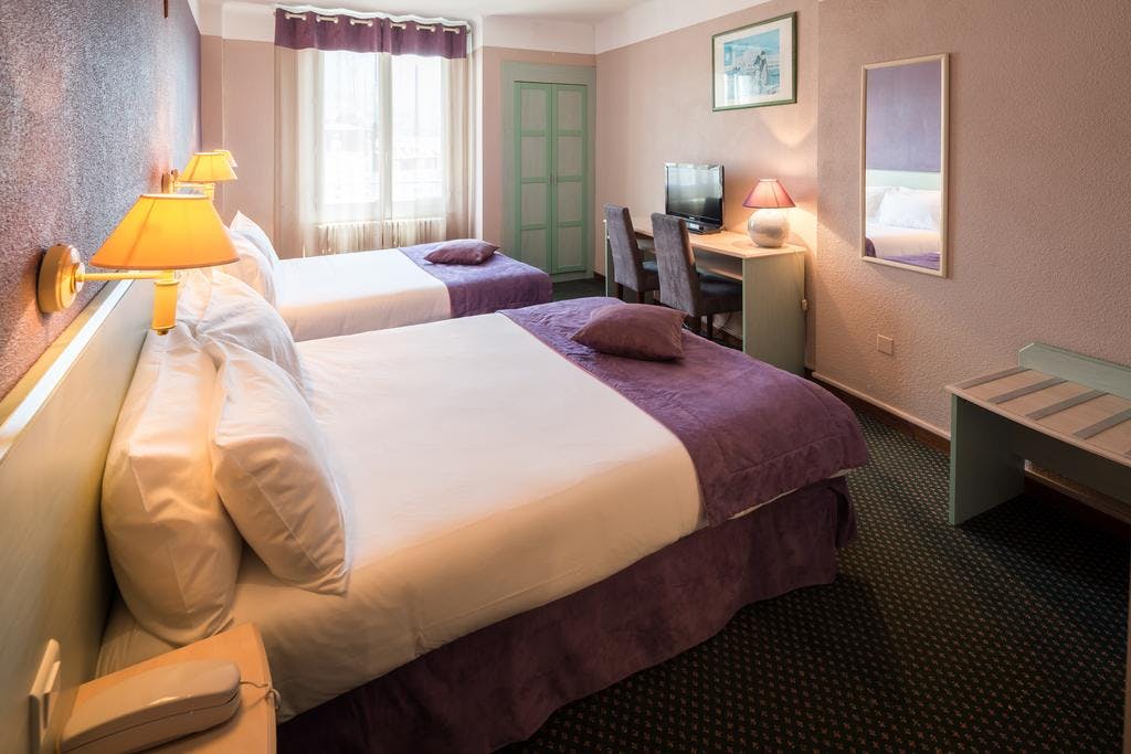 QUALITY HOTEL CHRISTINA LOURDES CHAMBRE QUADRUPLE FAMILIALE