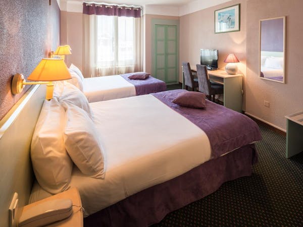 QUALITY HOTEL CHRISTINA LOURDES CHAMBRE QUADRUPLE FAMILIALE