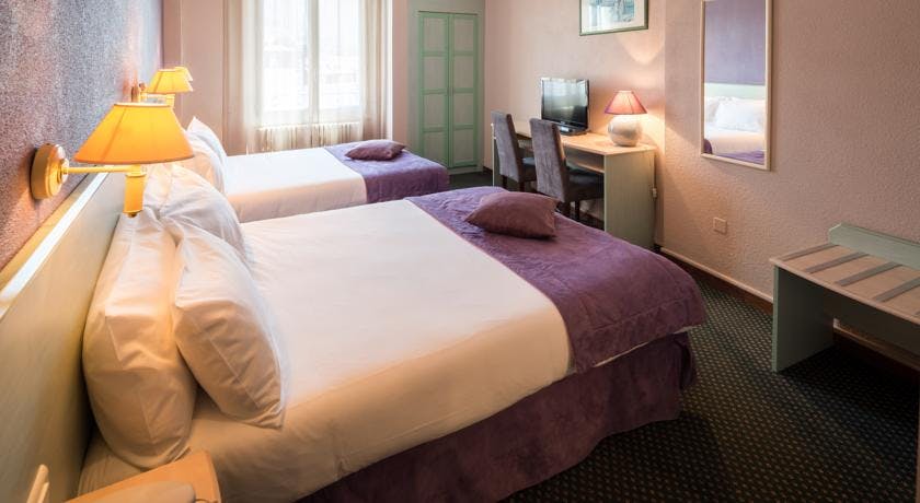 QUALITY HOTEL CHRISTINA LOURDES CHAMBRE QUADRUPLE FAMILIALE