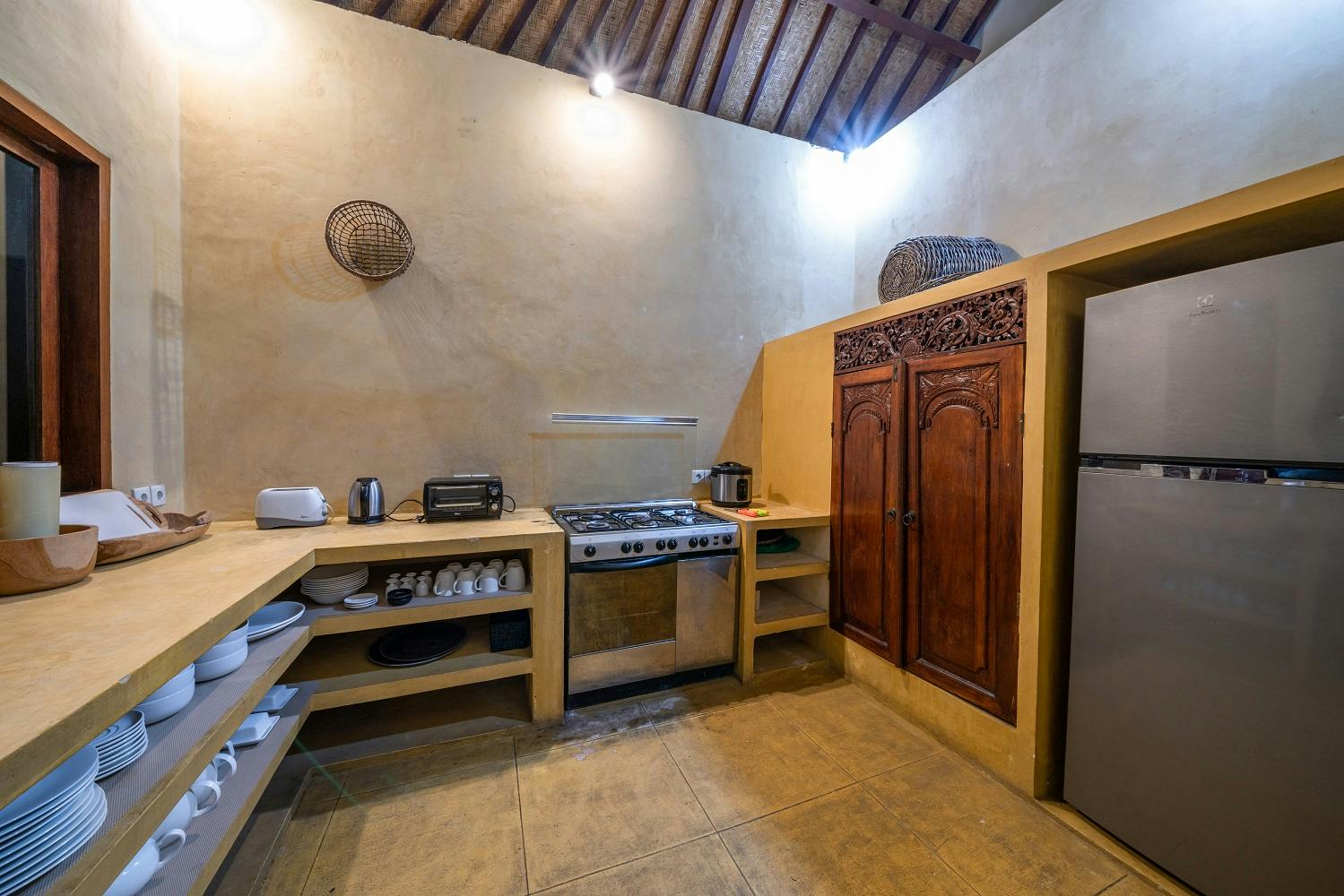 Kitchen, Full Fridge