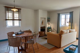 Apartment sitting room / kitchen