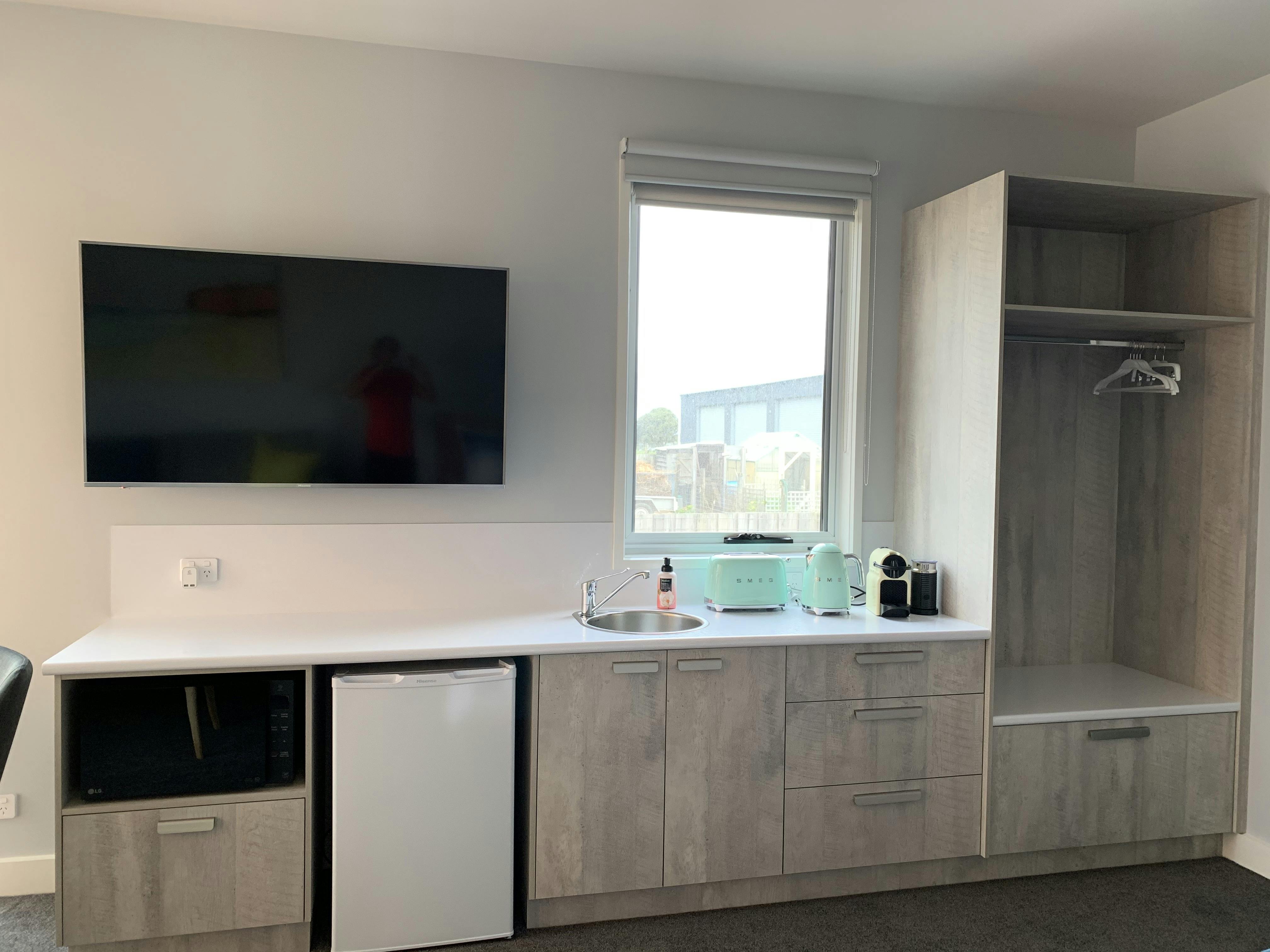 Studio 2 Kitchenette