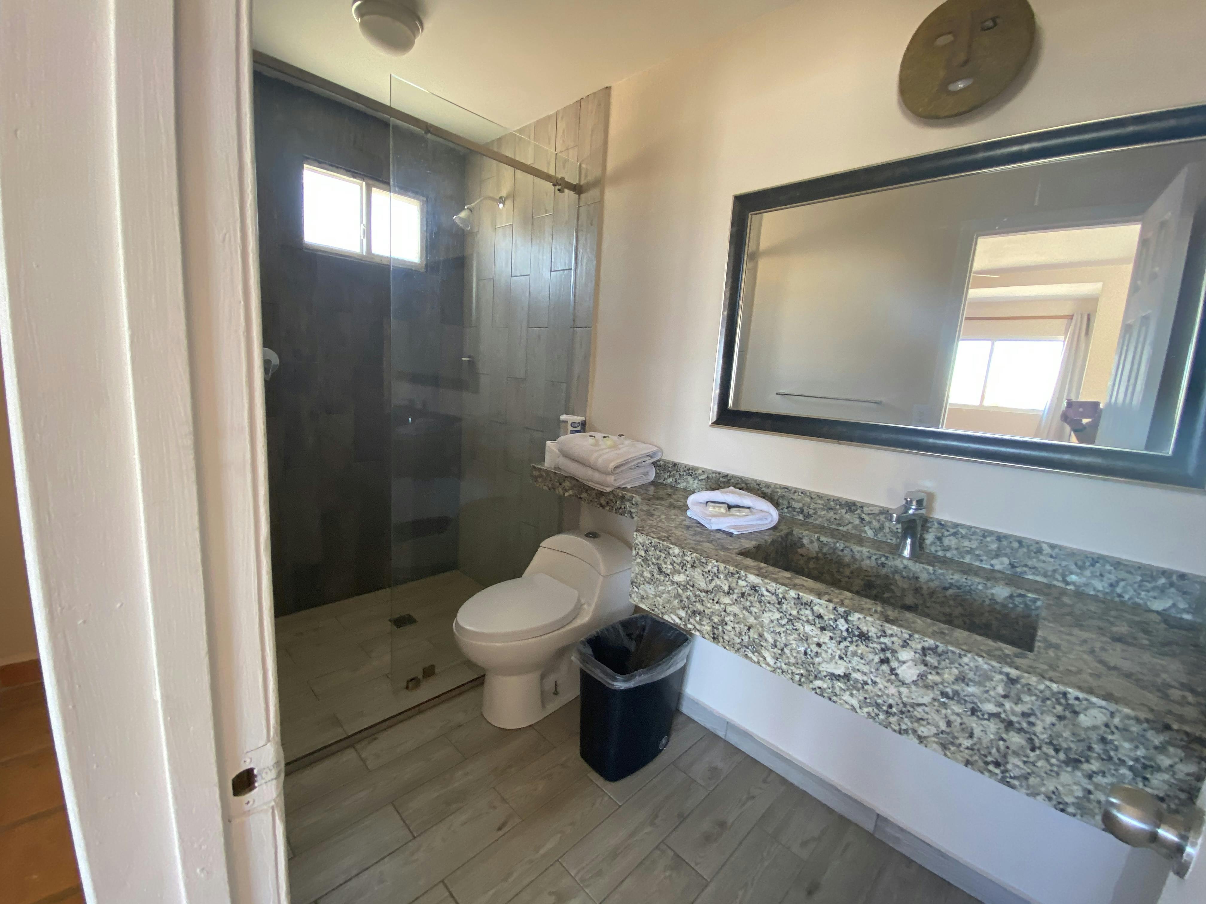 Pool front bathroom New Bungalow 5