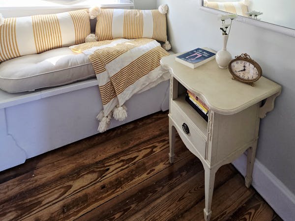 Elsie de Wolfe Room at Avery House in Galena